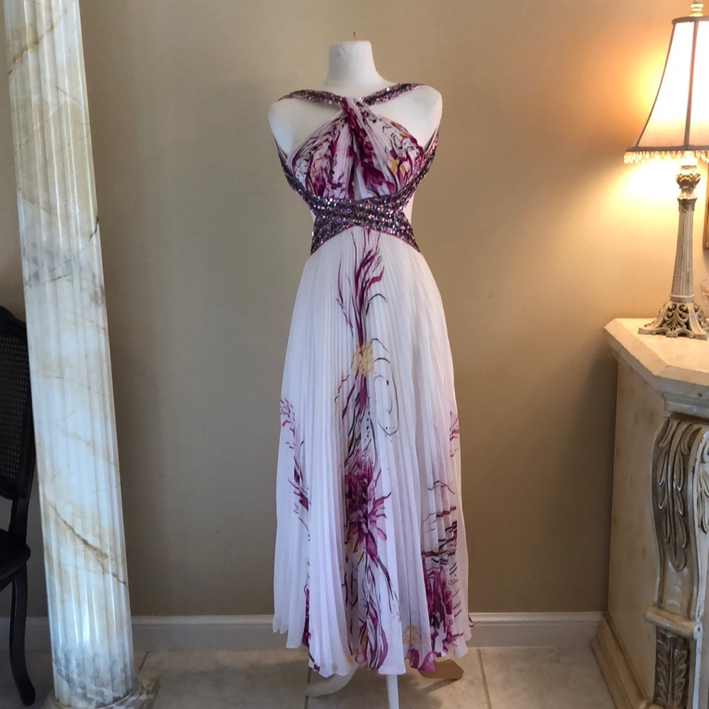 Dave and Johnny formal Beaded elegant Gown